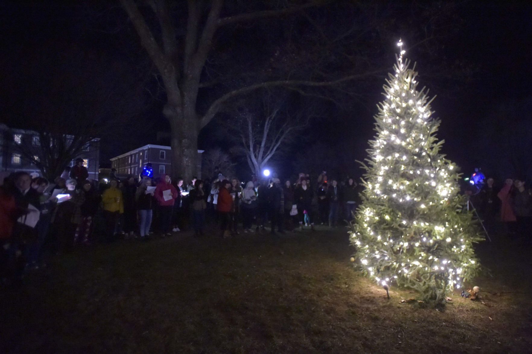 Christmas tree lighting at Sweet Briar 04